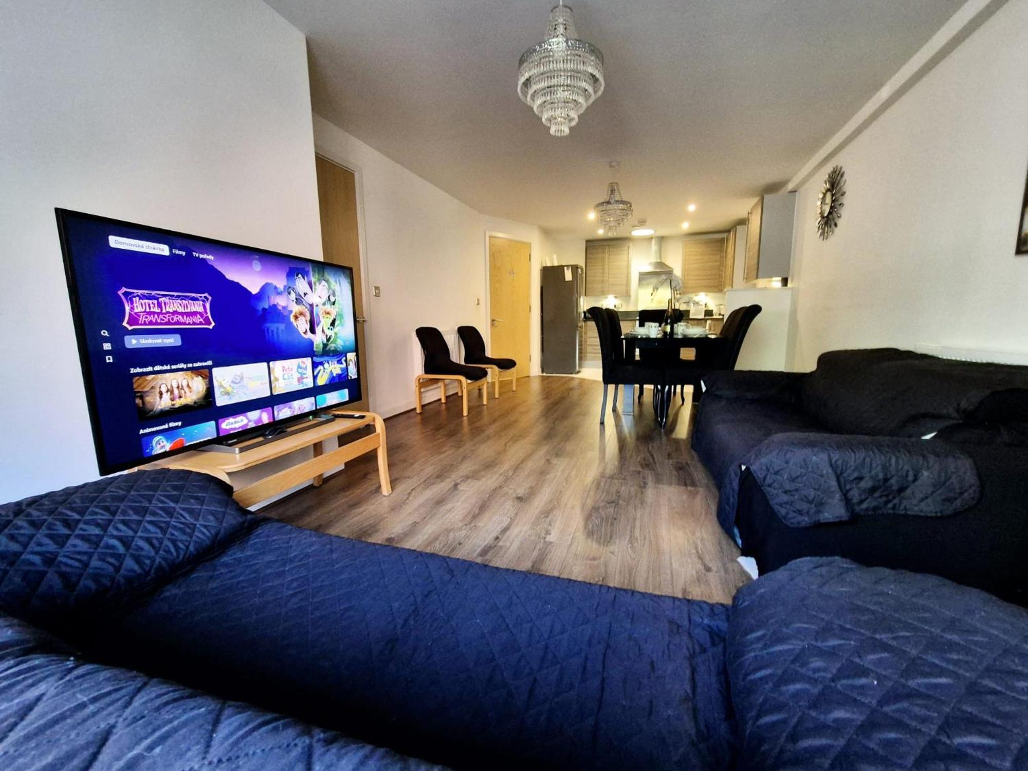 Explore London: 2 Bedroom House In Wood Green Exterior photo